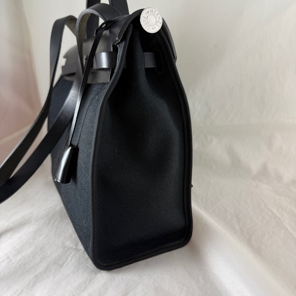 HERMÈS Herbag Zip 31 bag in Black - Picture 5 of 17